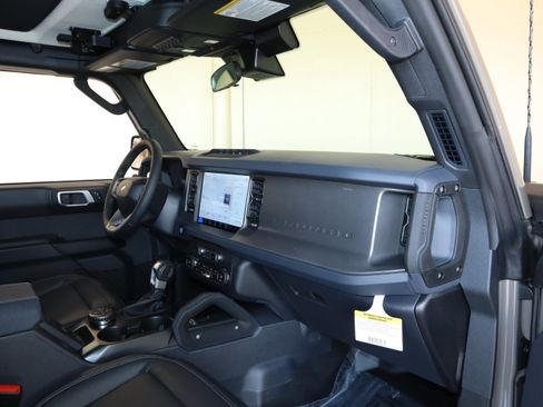 New 2026 Ford Bronco Badlands AWD/4WD image 38