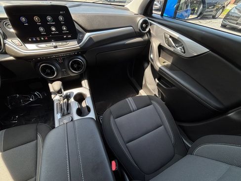 Used 2025 Chevrolet Blazer LT FWD image 31
