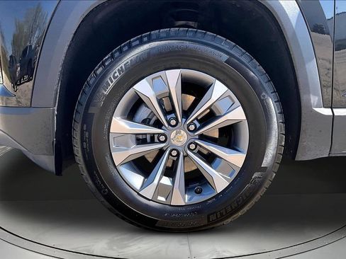 Used 2025 Chevrolet Equinox LT AWD/4WD image 35