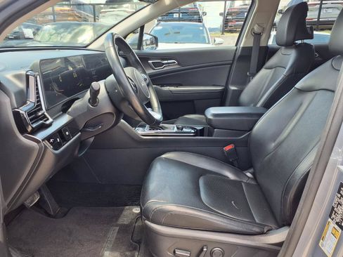 Used 2024 Kia Sportage EX FWD image 17