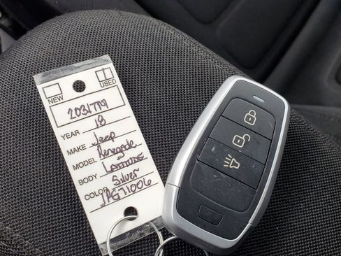 Used 2018 Jeep Renegade Latitude image 28