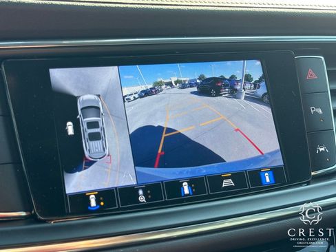 Used 2023 Buick Enclave Avenir image 20