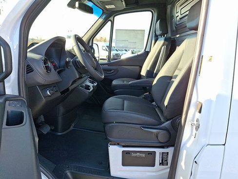 Used 2026 Mercedes-Benz Sprinter 2500 image 12