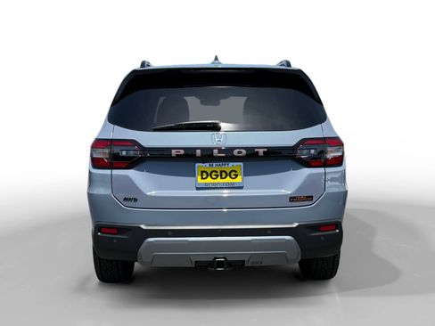 New 2026 Honda Pilot TrailSport image 4
