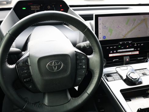 Used 2024 Toyota bZ4X XLE image 17