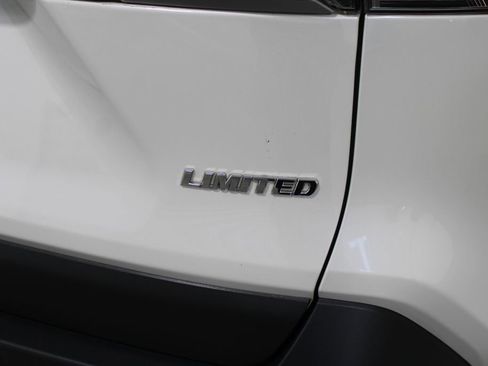 Used 2020 Toyota RAV4 Limited image 13