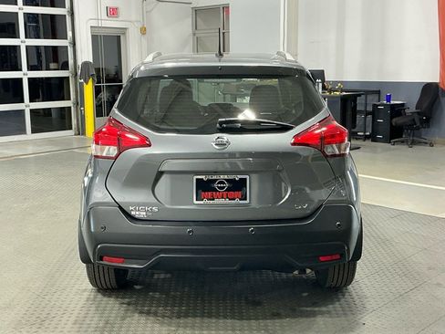 Used 2020 Nissan Kicks SV image 25