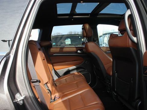 Used 2020 Jeep Grand Cherokee Overland image 32