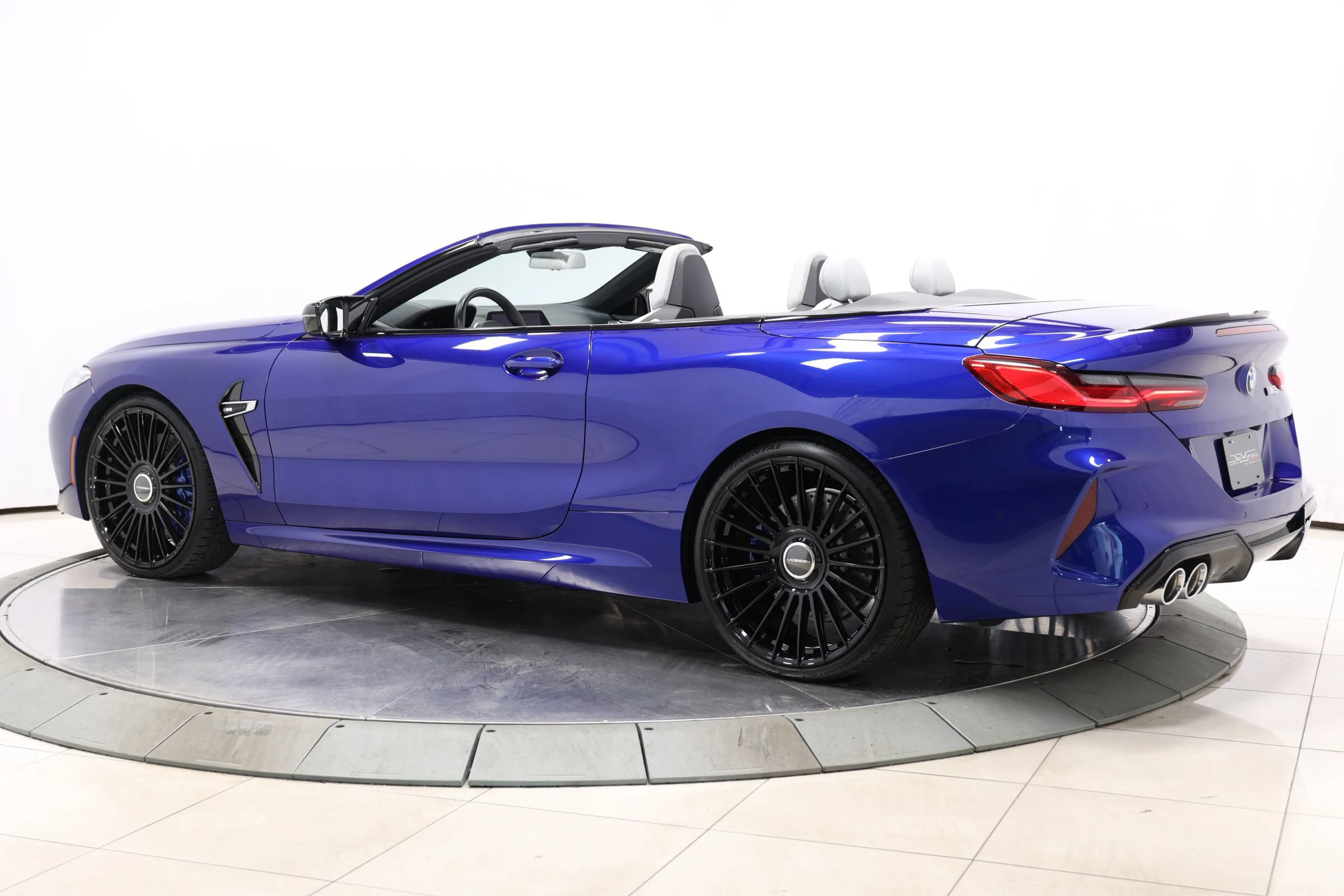 Used 2020 BMW M8 Convertible w/ M Carbon Exterior Package AWD/4WD image 60