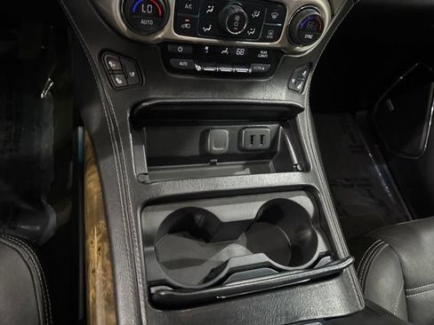 Used 2017 GMC Yukon Denali w/ Open Road Package AWD/4WD image 18