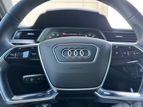 Used 2024 Audi Q8 e-tron Premium Plus w/ Premium Plus Package AWD/4WD image 32