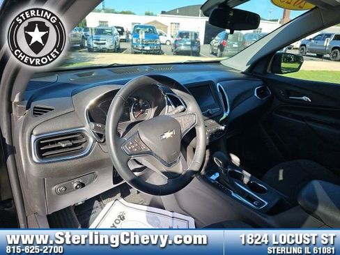 Used 2023 Chevrolet Equinox LT w/ Driver Convenience Package image 11