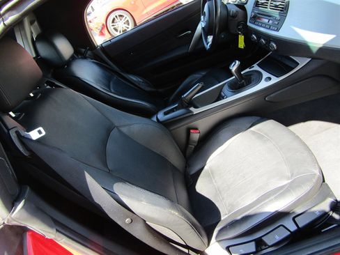Used 2008 BMW Z4 3.0si image 5
