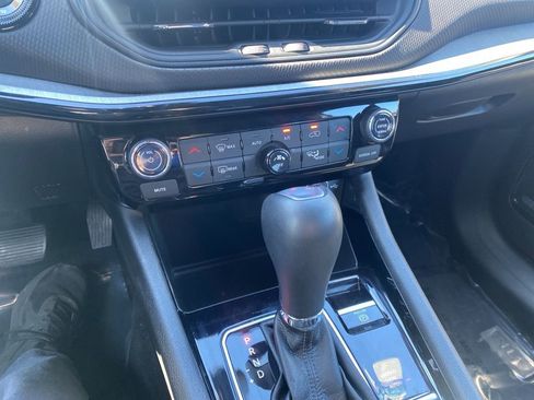 Used 2025 Jeep Compass Limited w/ High Altitude Package image 28