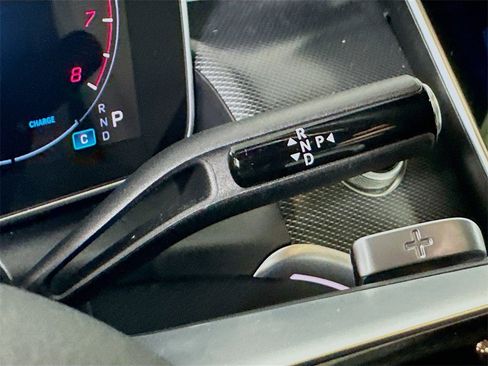 Used 2025 Mercedes-Benz GLC 300 4MATIC image 22