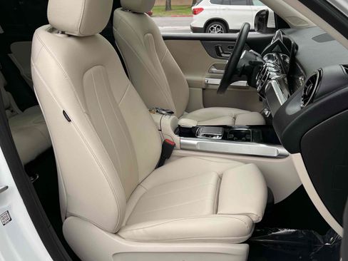 Used 2020 Mercedes-Benz GLB 250 4MATIC image 55