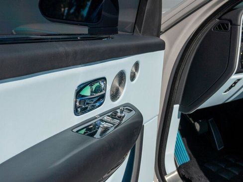 Used 2025 Rolls-Royce Cullinan Black Badge image 75