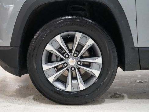 Used 2025 Chevrolet Equinox LT image 12