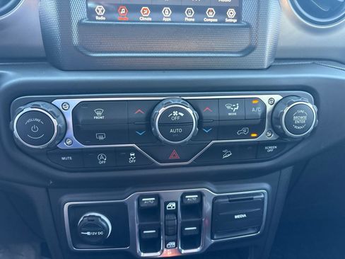 Used 2018 Jeep Wrangler Unlimited Sport S AWD/4WD image 29