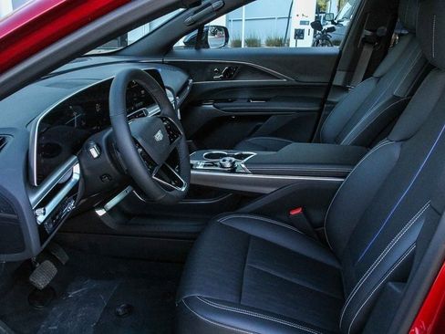 New 2025 Cadillac Lyriq Luxury image 19