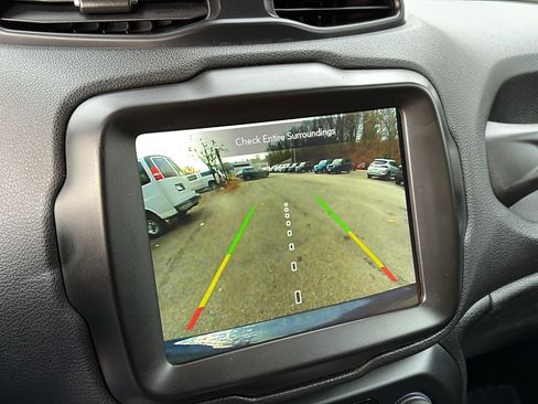 Certified 2023 Jeep Renegade Latitude image 18