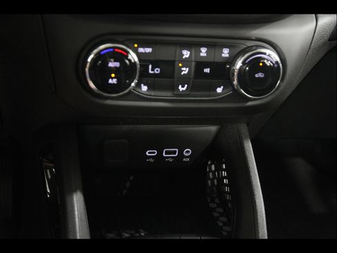 Used 2023 Chevrolet TrailBlazer LT w/ Convenience Package AWD/4WD image 16