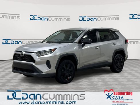 Used 2022 Toyota RAV4 LE AWD/4WD image 1