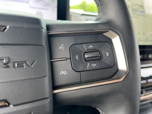 Used 2025 GMC Hummer EV 2X w/ LPO, Sport Package AWD/4WD image 30