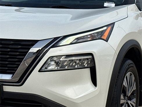 Used 2023 Nissan Rogue SV w/ SV Premium Package image 5