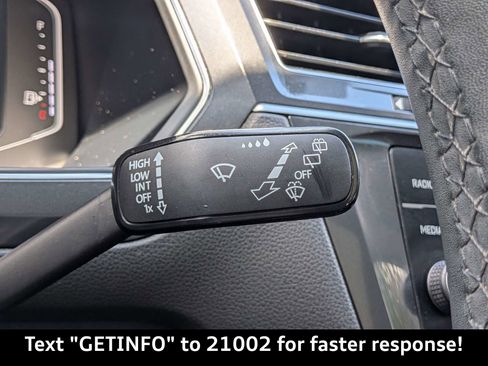 Used 2020 Volkswagen Tiguan SEL FWD image 32
