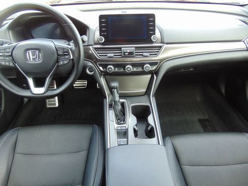Used 2018 Honda Accord Sport image 17