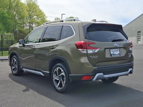 Used 2023 Subaru Forester Touring AWD/4WD image 5