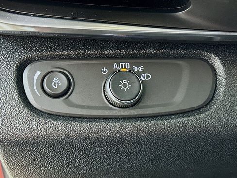 Used 2024 Buick Envista Preferred w/ Convenience I Package FWD image 19