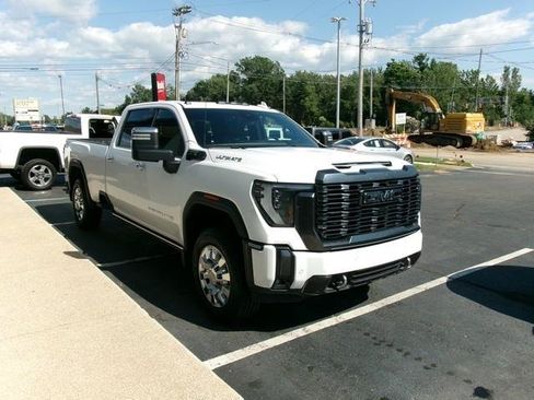 Used 2024 GMC Sierra 2500 Denali Ultimate AWD/4WD image 5