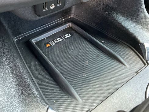 Used 2023 Chevrolet Traverse LT FWD image 43