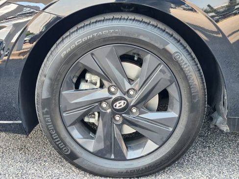 Used 2023 Hyundai Elantra SEL image 8