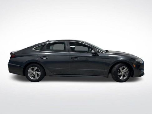 Used 2023 Hyundai Sonata SE image 2