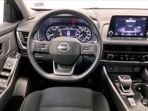 Certified 2025 Nissan Rogue S image 4