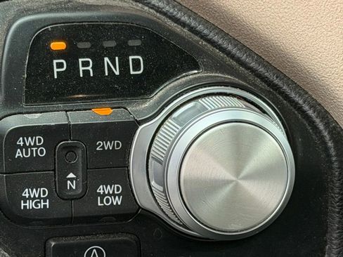 Used 2022 RAM 1500 Laramie AWD/4WD image 19