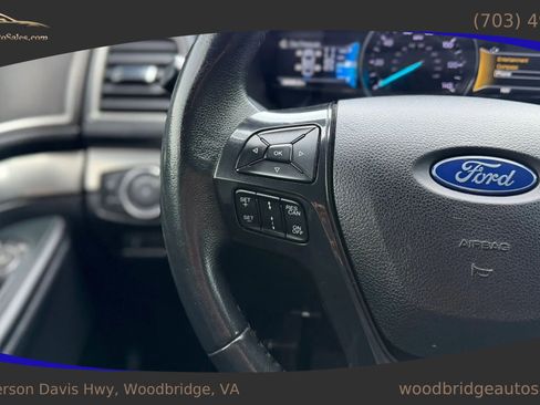 Used 2018 Ford Explorer XLT w/ Equipment Group 202A AWD/4WD image 22