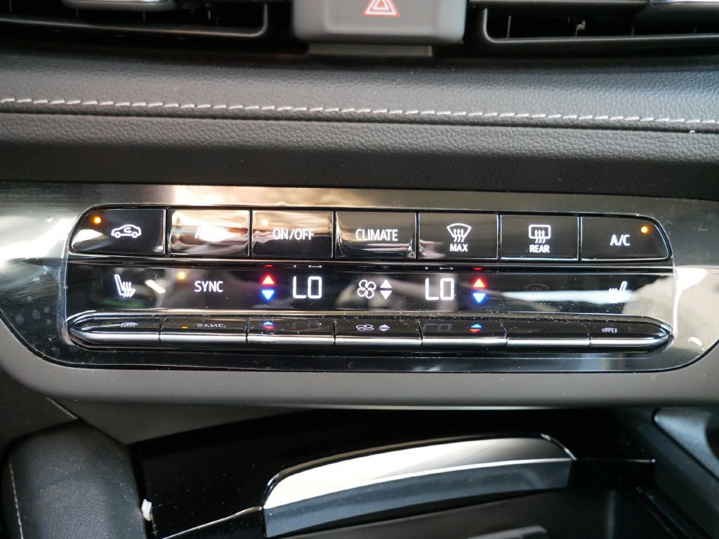 Used 2023 Buick Envision Preferred AWD/4WD image 20