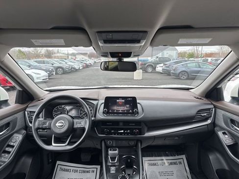 Used 2023 Nissan Rogue SV image 19