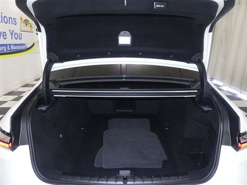 Used 2024 BMW i7 xDrive60 w/ Premium Package image 37