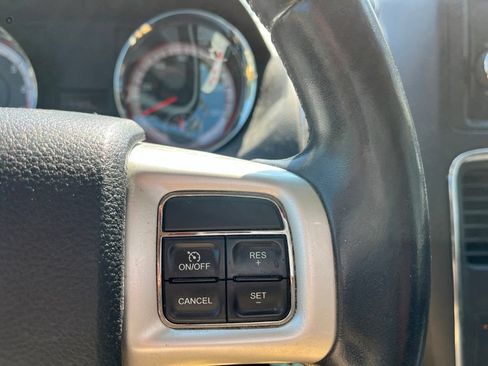 Used 2013 Dodge Grand Caravan SE FWD image 15