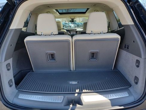Used 2025 Cadillac XT6 Premium Luxury w/ LPO, Floor Liner Package AWD/4WD image 10