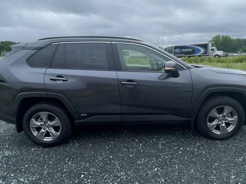 Certified 2025 Toyota RAV4 XLE AWD/4WD image 9