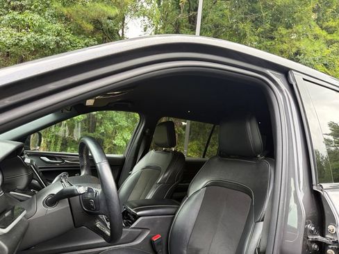 Used 2021 Jeep Grand Cherokee L Laredo AWD/4WD image 11