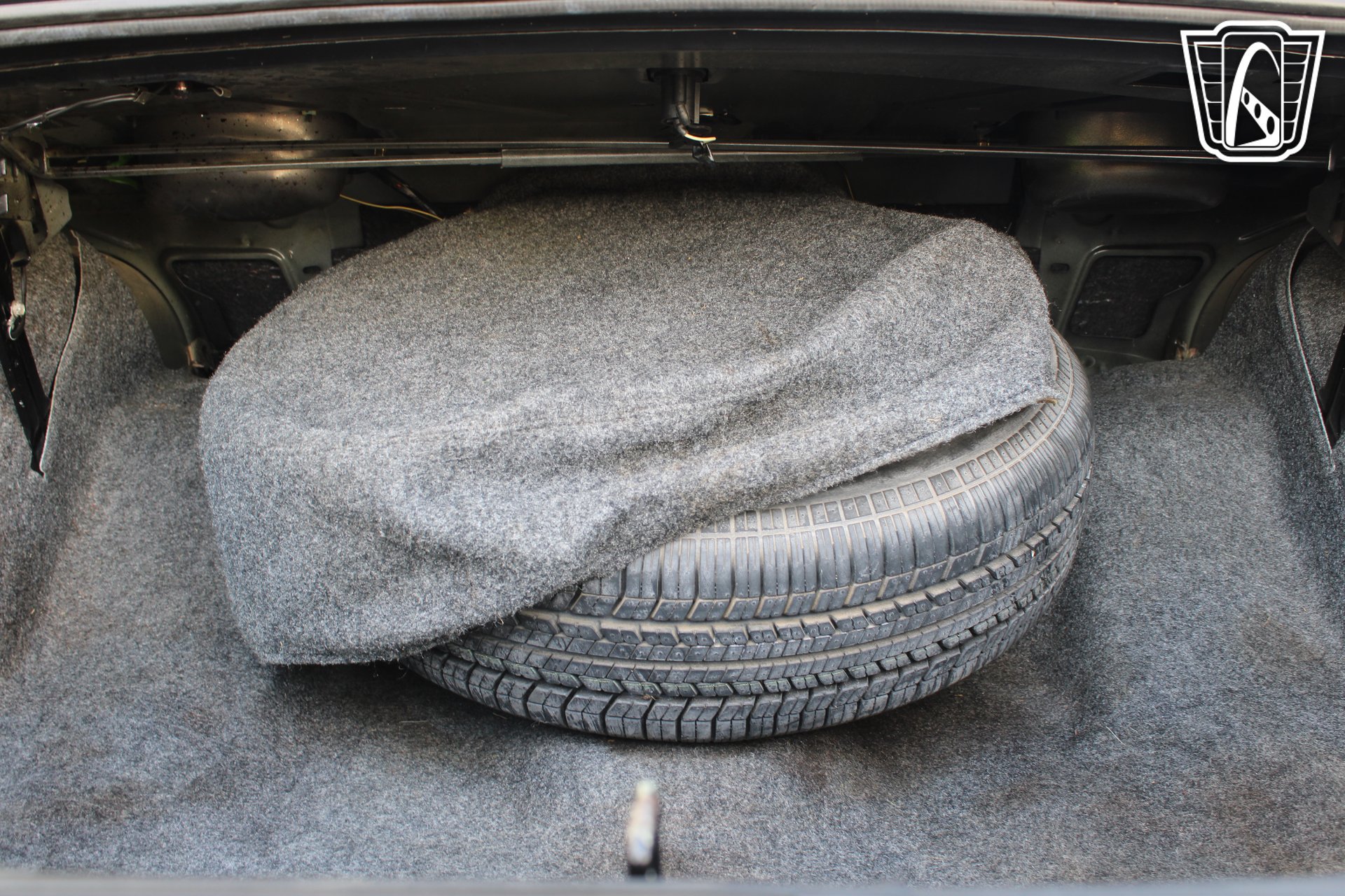 Used 1994 Chevrolet Caprice SS RWD image 3