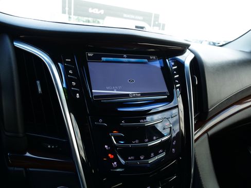 Used 2018 Cadillac Escalade ESV Premium Luxury image 28
