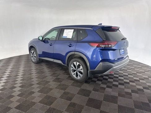 Used 2022 Nissan Rogue SV image 9